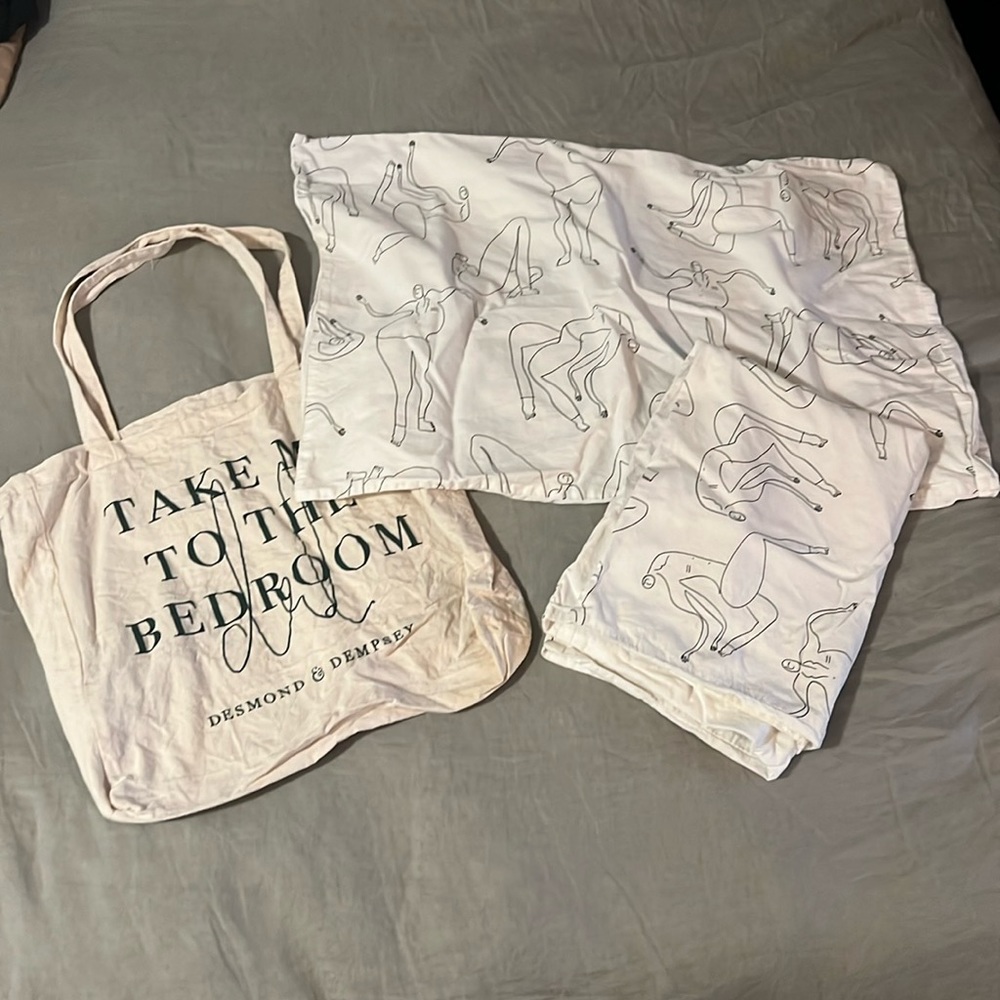 Desmond and Dempsey pillowcases and tote set